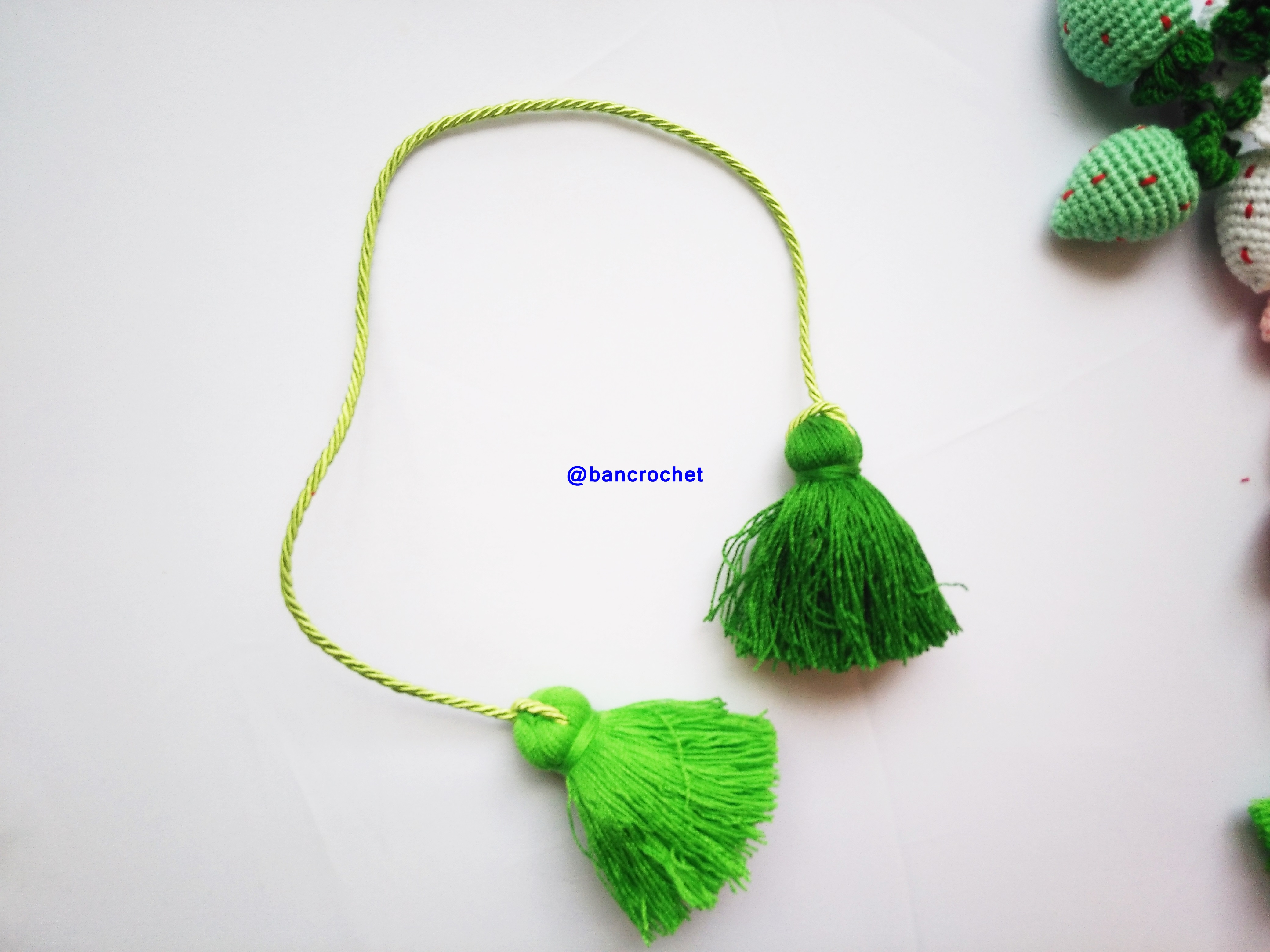 Bancrochet พู่ห้อยกระเป๋า/ที่ห้อยกระเป๋าแฮนด์เมด Tassels keychain hanging for bags หลากสี 4 นิ้ว