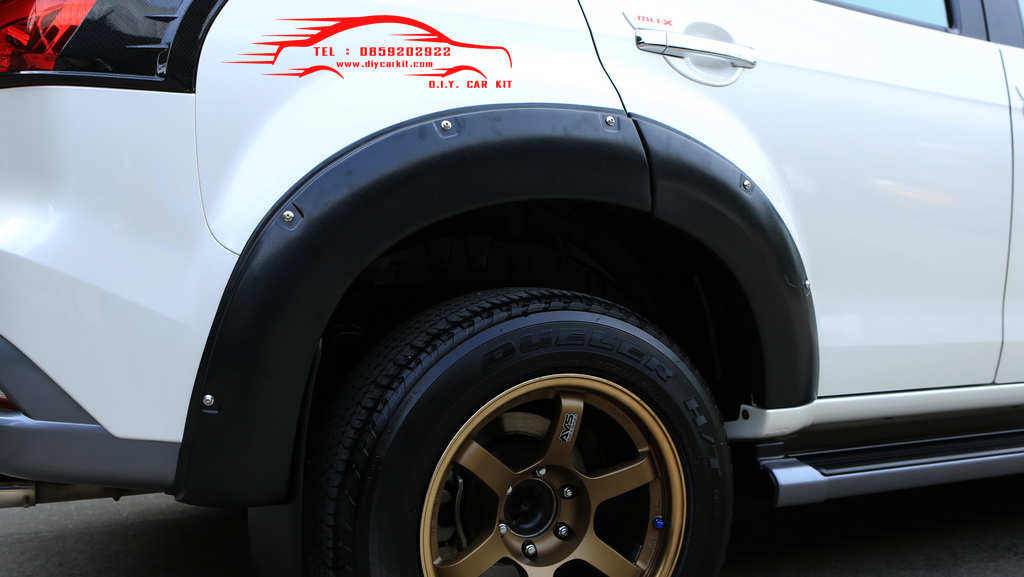 คิ้วล้อ V.2 มีน็อต(8นิ้ว) ISUZU MU-X ปี 17-20