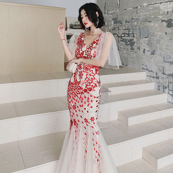 ชุดราตรี ชุดราตรีสวยหรู แบบ ทันสมัย Evening dress