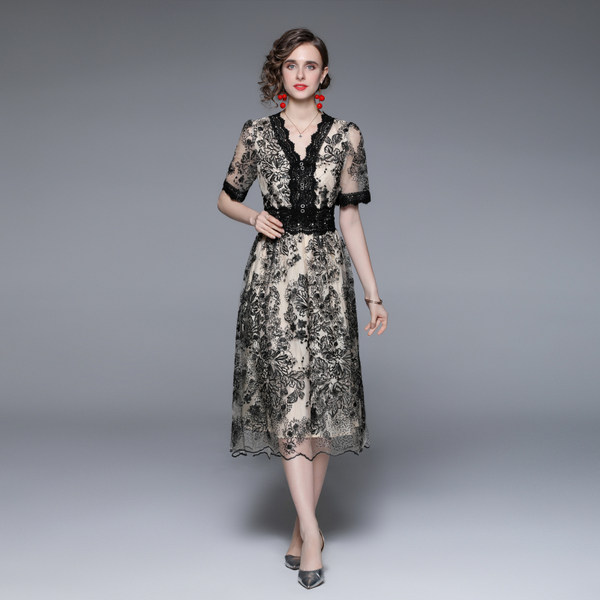 ชุดเดรสเรียบหรูดูแพง เดรสแบรนด์ DG Boutique