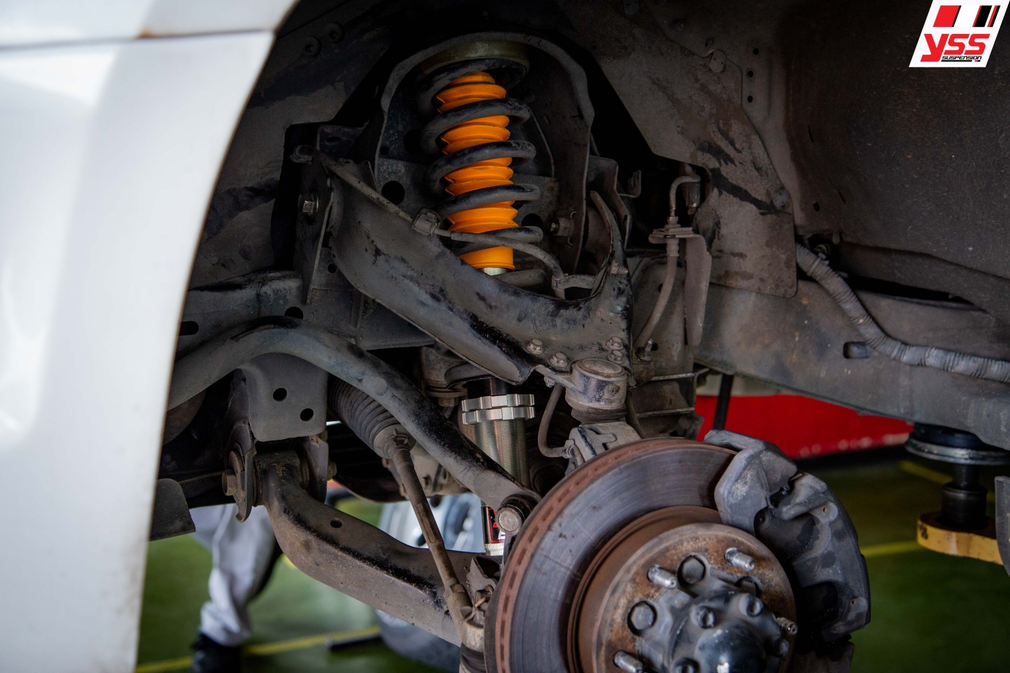 โช้คอัพ Monotube สปริง YSS รุ่น E-Series รถ Trailblazer ปี 12-20