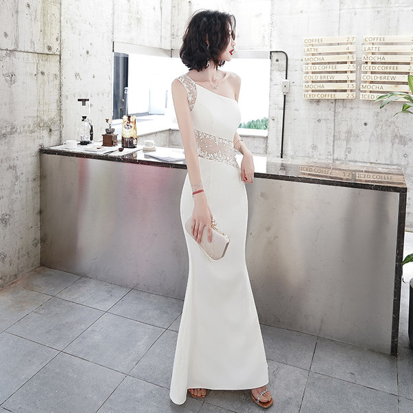 ชุดราตรี ชุดราตรีสวยหรู แบบ ทันสมัย Evening dress