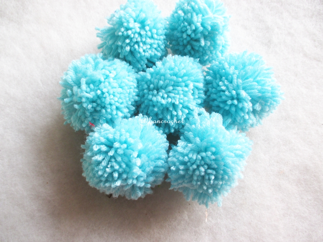 ปอมปอมไหมพรมสีชมพูอมแดง ขนาด 2 นิ้ว pompoms crochet