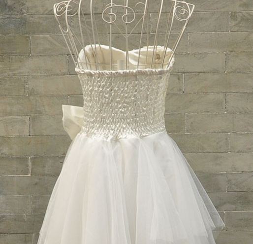 มินิเดรสเกาะอก ชุดแต่งงาน ออกงาน สีขาว ปักเลี่ยม มีโบว์คาดเอว no 76520