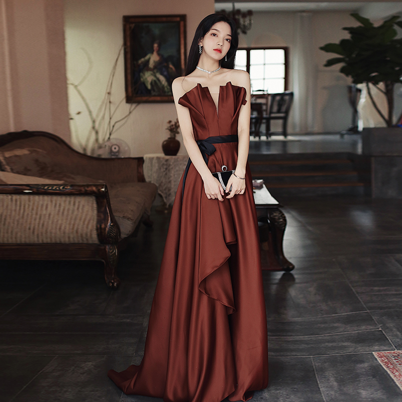 ชุดราตรี ชุดราตรีสวยหรู แบบ ทันสมัย Evening dress
