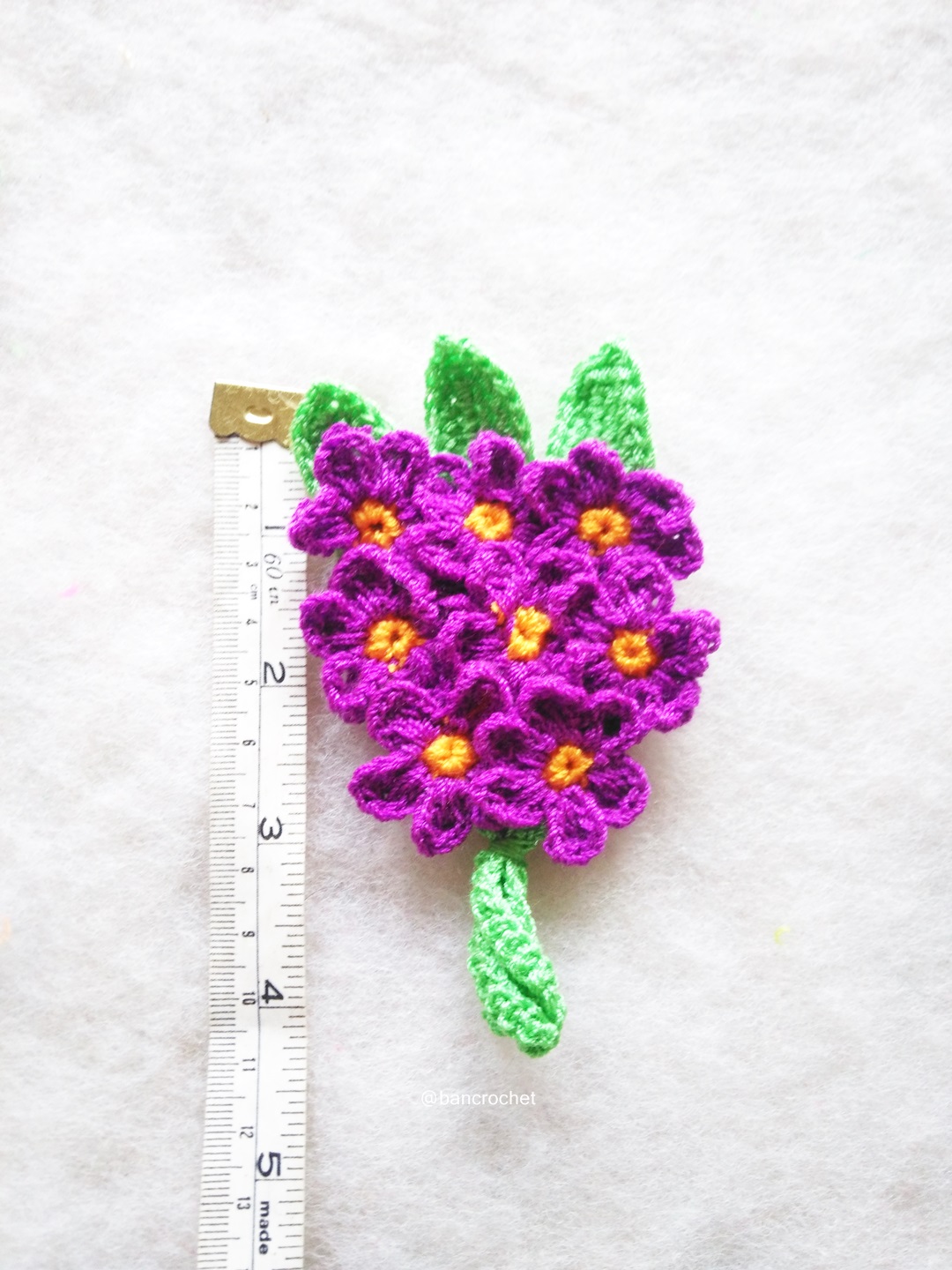 Bancrochet ช่อดอกไม้จิ๋วถักโครเชต์ Mini flower bouquet crochet สีม่วงเข้ม 5 นิ้ว