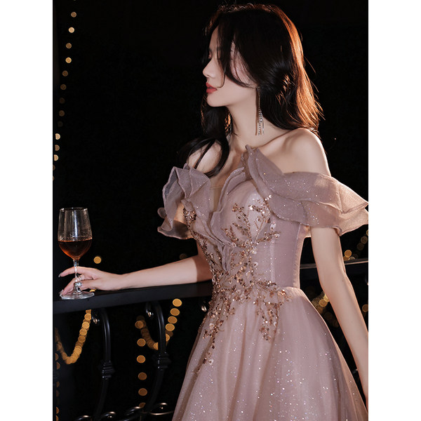ชุดราตรี ชุดราตรีสวยหรู แบบ ทันสมัย Evening dress