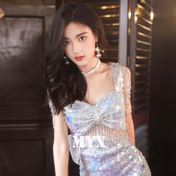 ชุดราตรี ชุดราตรีสวยหรู แบบ ทันสมัย Evening dress