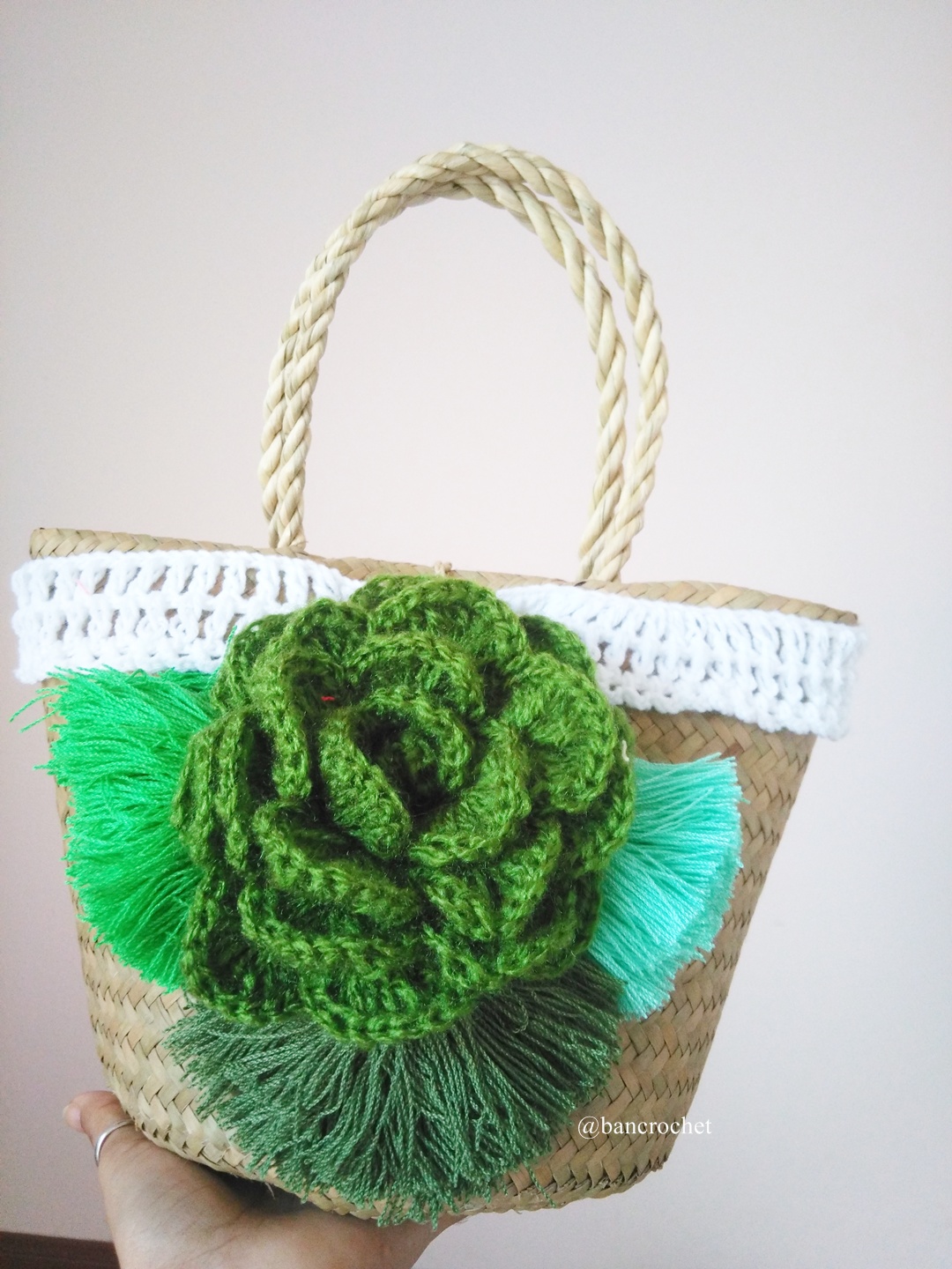 กระเป๋าสานกระจูดประดับดอกไม้ grajood basket weave bags ธรรมชาติ 7*10*7*12 นิ้ว