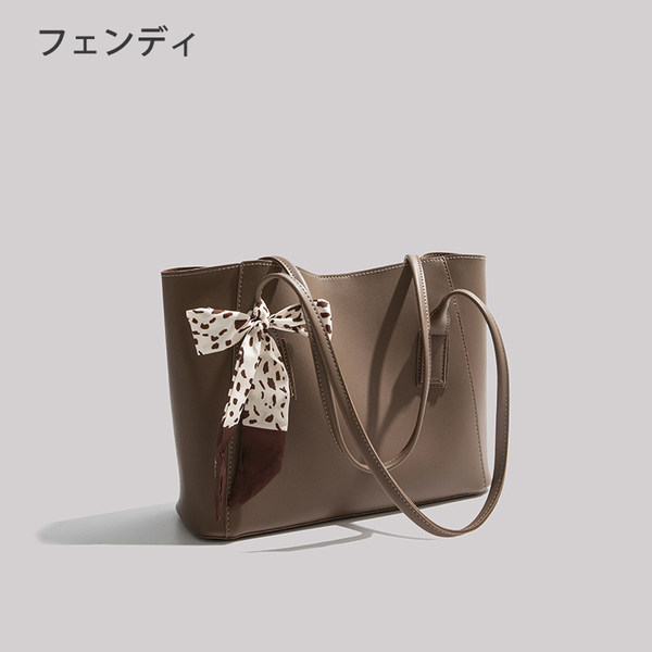 กระเป๋าสะพายข้างผู้หญิง กระเป๋าสะพายสไตล์เกาหลี By Japanese フェンディ authentic bag
