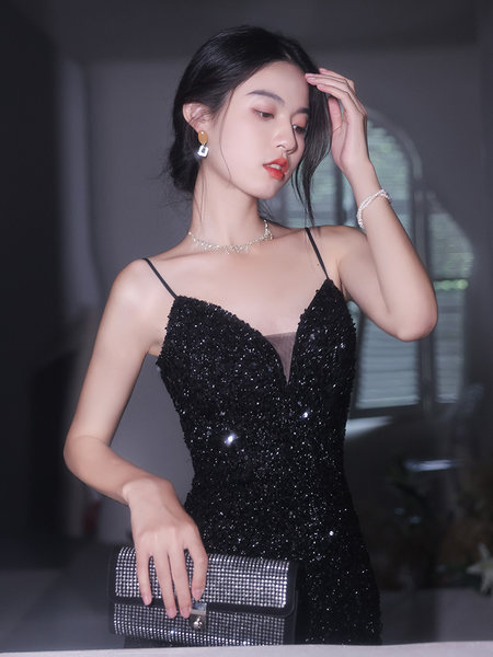 ชุดราตรี ชุดราตรีสวยหรู แบบ ทันสมัย Evening dress