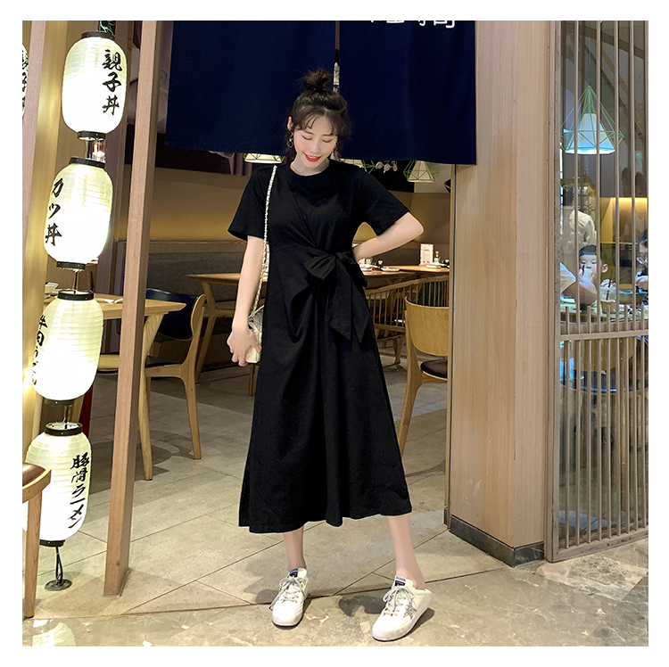 Dress4656 เดรสยาวสีเอิร์ธโทนสไตล์มินิมอล ผูกโบว์ช่วงเอวดูมีดีเทล ผ้าคอตตอนเนื้อดีนุ่มใส่สบาย งานสวยใส่ง่ายดีเทลน่ารักเรียบๆ เท่ๆ ดูมีสไตล์ไม่ซ้ำใคร มี 2 สี ดำ, เขียวหม่น