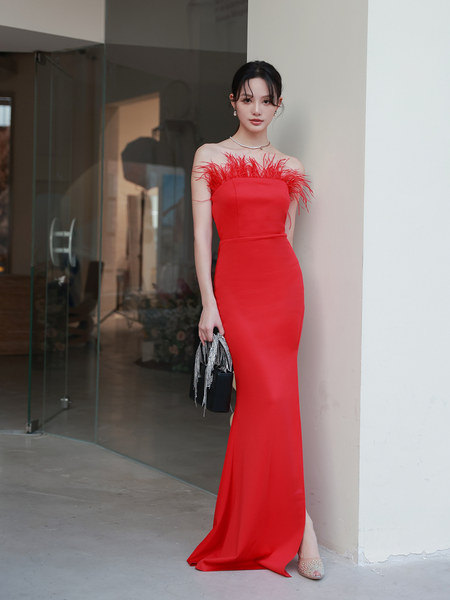 ชุดราตรี ชุดราตรีสวยหรู แบบ ทันสมัย Evening dress