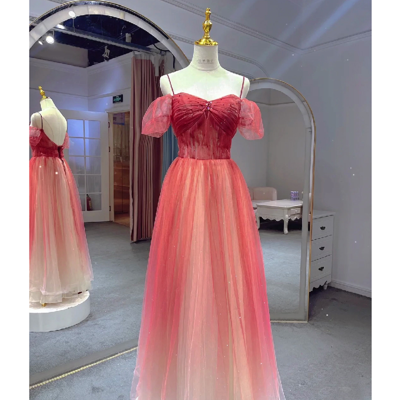 ชุดราตรี ชุดราตรีสวยหรู แบบ ทันสมัย Evening dress