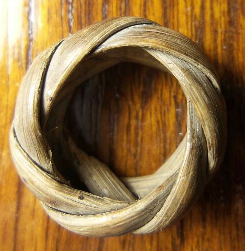 แหวนตะกร้อหวาย หลวงพ่อสุด