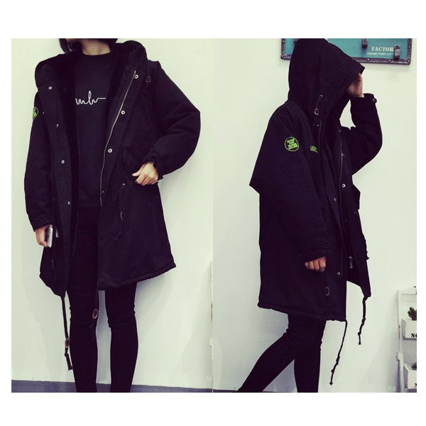 เสื้อคลุมกันหนาวฮู้ดดี้ ทรงโคล่ง สีดำ เท่ๆ ผ้าไม่หนามาก กันหนาวกันลม ซับในขนแมวนุ่มๆ พร้อมส่งจ้า ดำ