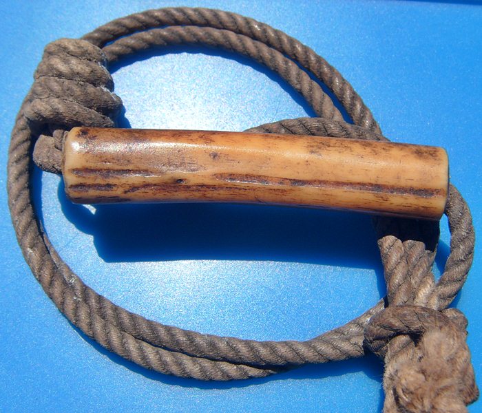 ตะกรุดกระดูกห่านหลวงพ่อหรุ่นเก้ายอด