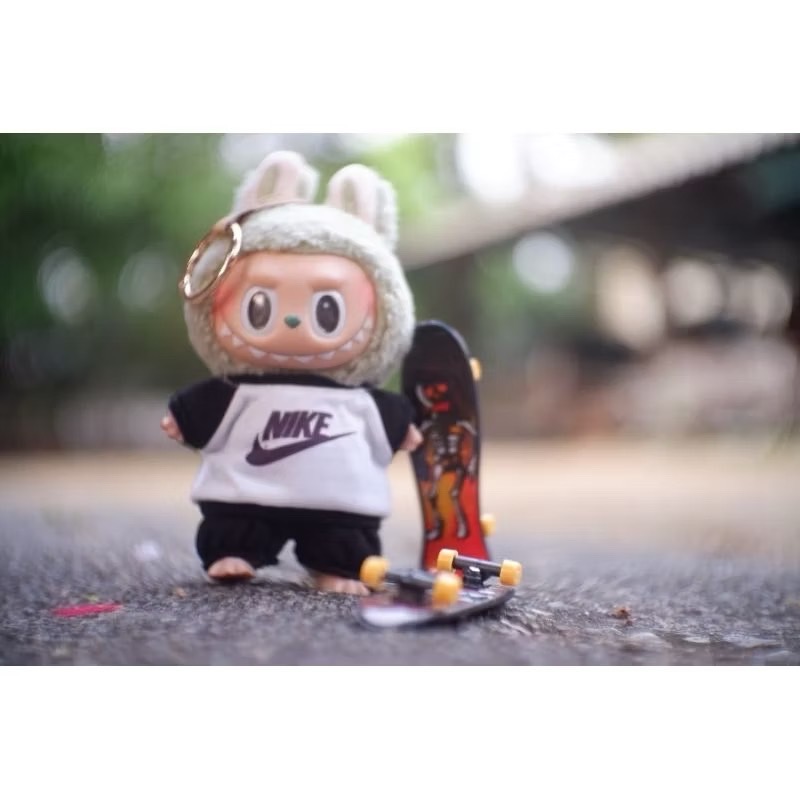 R021 ชุดสำหรับตุ๊กตา Labubu 38 / Labubu macaron / Upset Duck