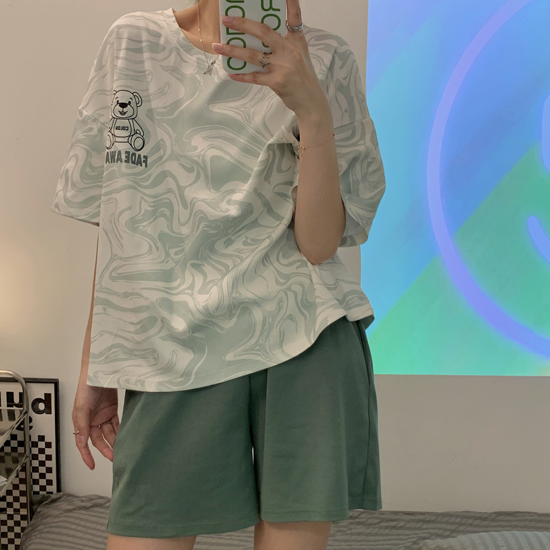 ชุดนอนผู้หญิง