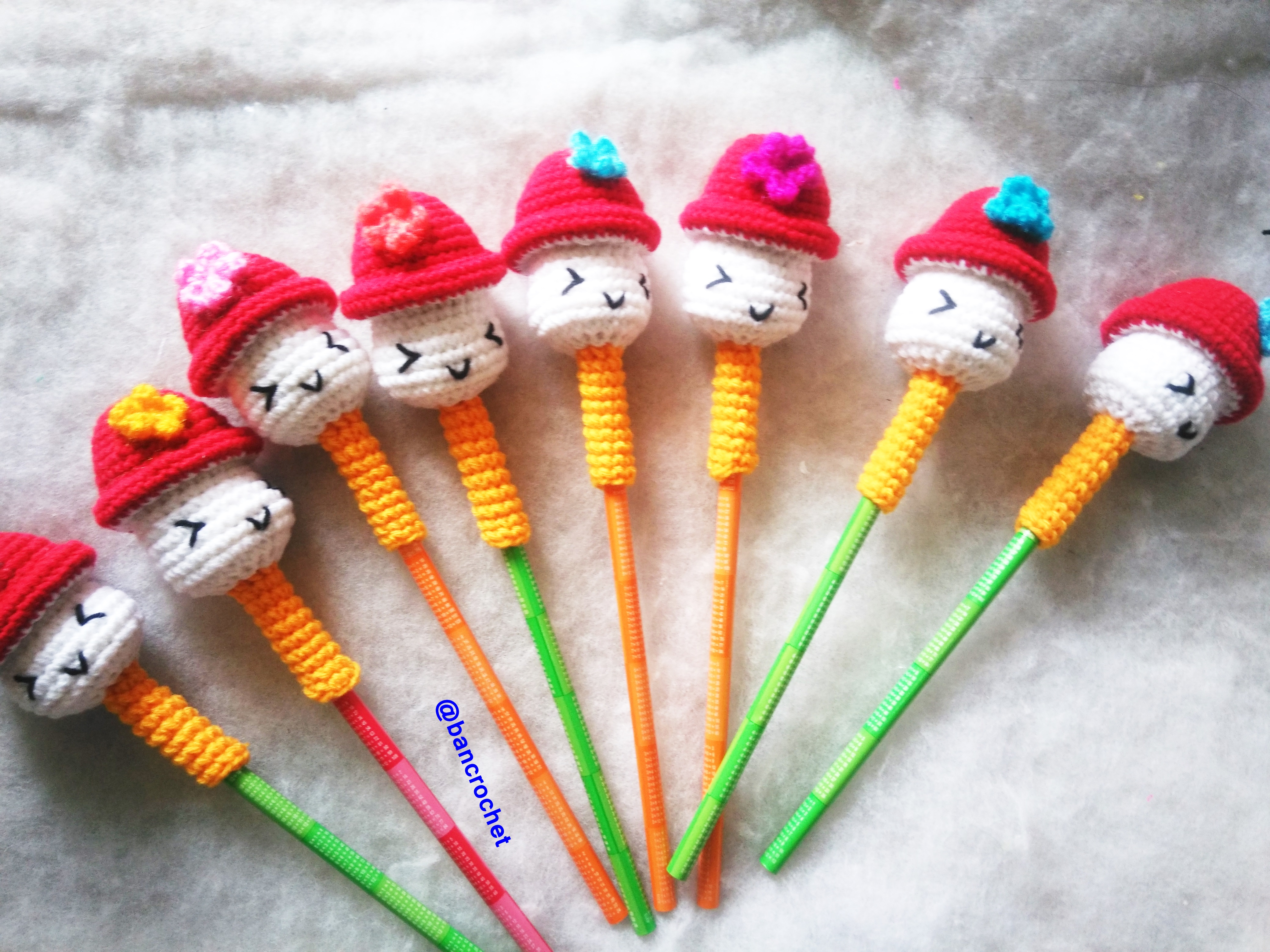 Bancrochet ที่ครอบหัวดินสอ เห็ดถัก crochet mushroom pencil cover แดง 8นิ้ว