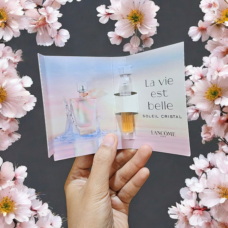Lancome La vie est belle Soleil Cristal L'EAU DE PARFUM 1.2 ml.