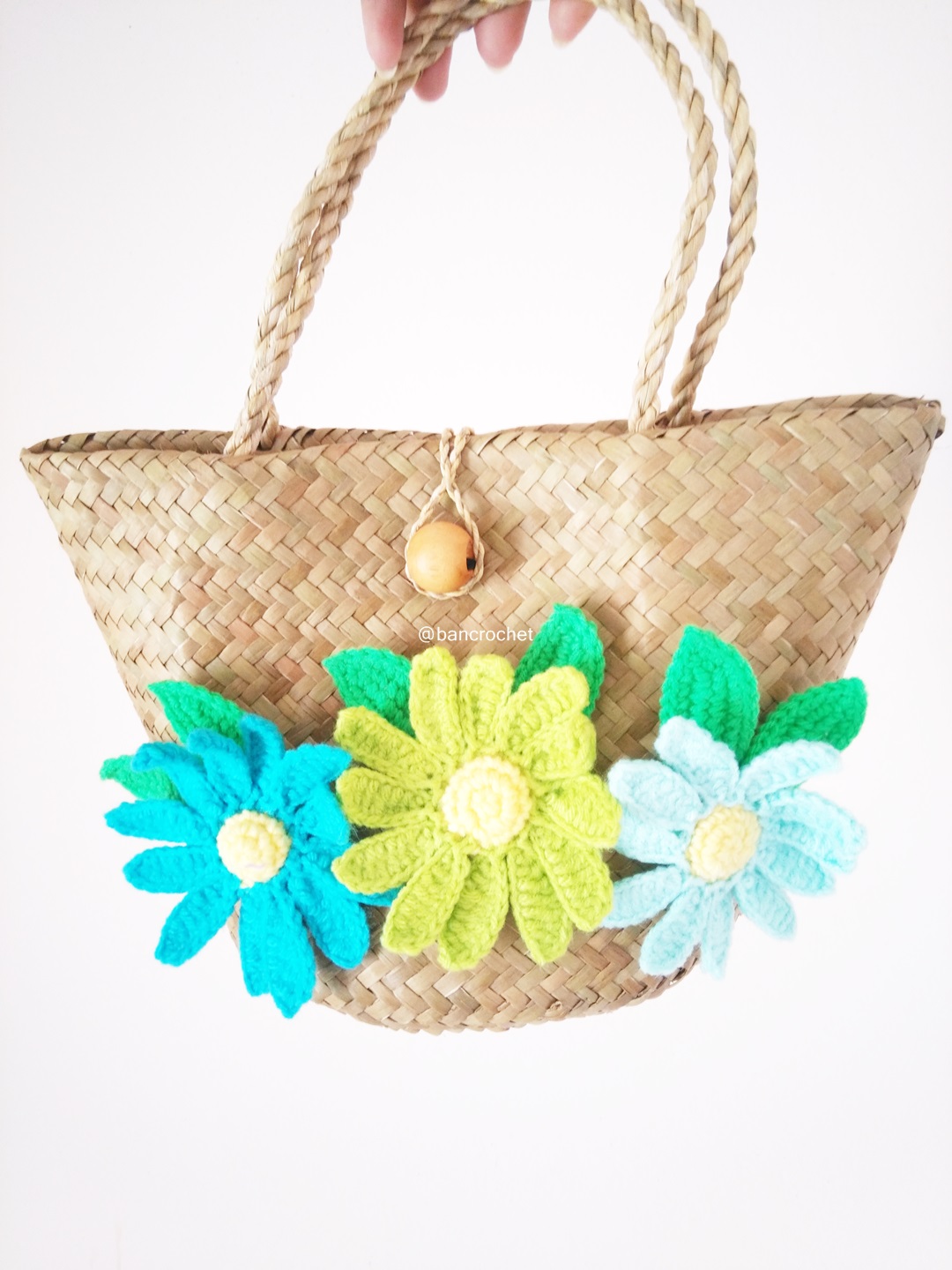 Bancrochet กระเป๋าสานกระจูดประดับดอกไม้ grajood basket weave bags คละสี 7*10*7*12 นิ้ว