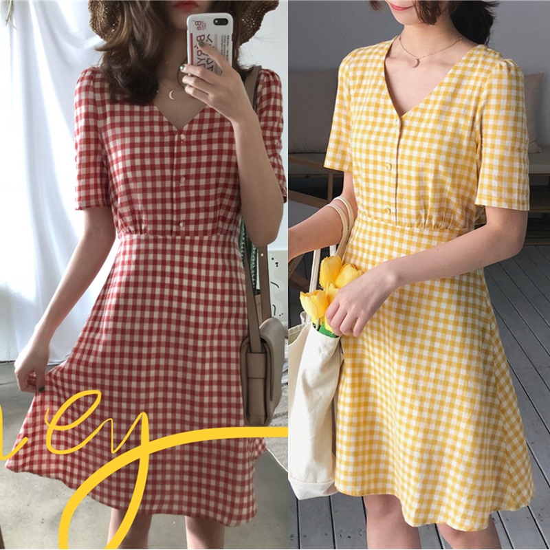 Dress4549 เดรสลายสก็อตคอวีกระดุมหน้าแกะได้ ซิปหลังใส่ง่าย มีผ้าผูกเอว ผ้าคอตตอนลินินเนื้อดีใส่สบาย งานดีทรงดี ทรงนี้น่ารักใส่ได้เรื่อยๆ ใส่ทำงาน/ใส่เที่ยว ชุดเดียวจบ มี 2 สี เหลือง, แดง