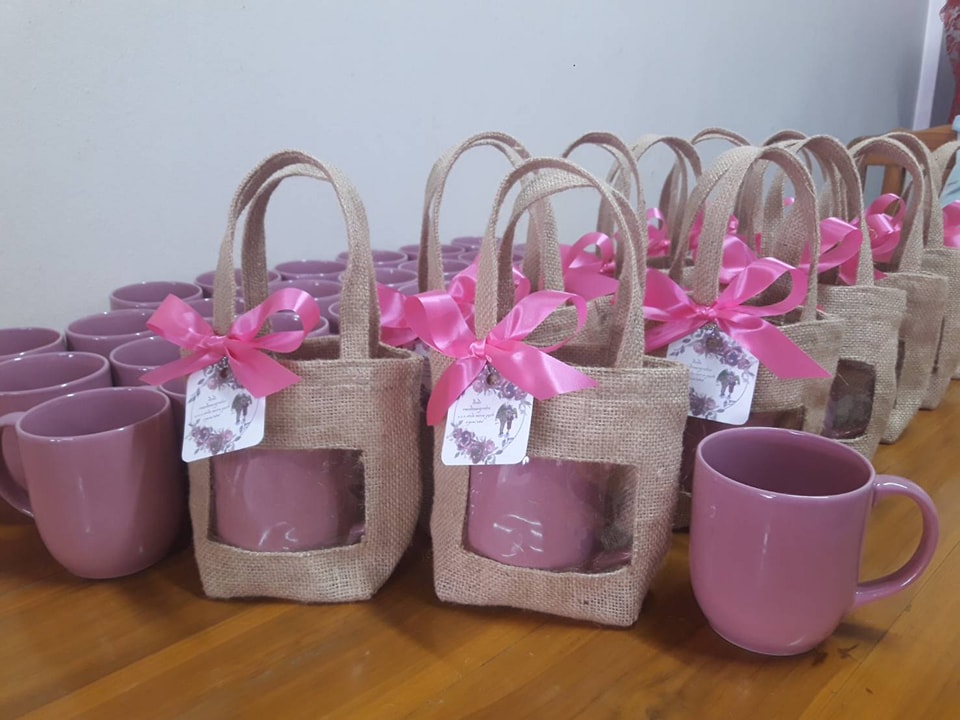 ชุดแก้วน้ำเซรามิคในถุงผ้ากระสอบ