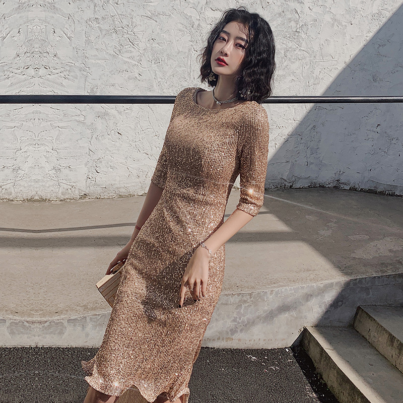 ชุดราตรี ชุดราตรีสวยหรู แบบ ทันสมัย Evening dress