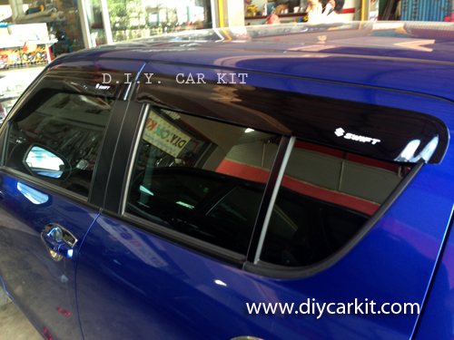 กันสาดประตูสีดำรถยนต์ Swift