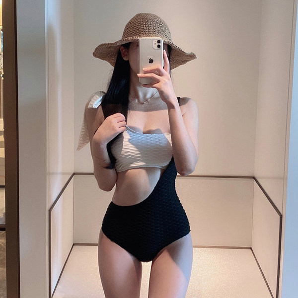 ชุดว่ายน้ำผู้หญิง ชุดว่ายน้ำน่ารัก Bikini ชุดไปทะเล