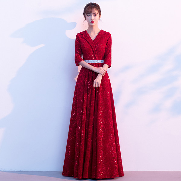 ชุดราตรี ชุดราตรีสวยหรู แบบ ทันสมัย Evening dress