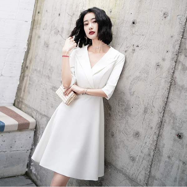 ชุดราตรี ชุดราตรีสวยหรู แบบ ทันสมัย Evening dress