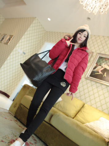 เสื้อกันหนาวฮู้ดดี้ แต่งขนเฟลอรอบฮู้ด น่ารัก ผ้าดีนิ่มมากๆ กันหนาวได้ดีเลยค่ะ พร้อมส่ง สีแดง แดง