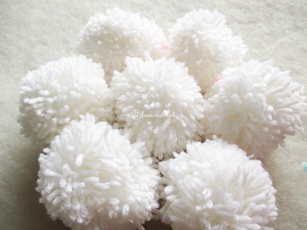 ปอมปอมไหมพรมสีขาว ขนาด 2 นิ้ว pompoms crochet