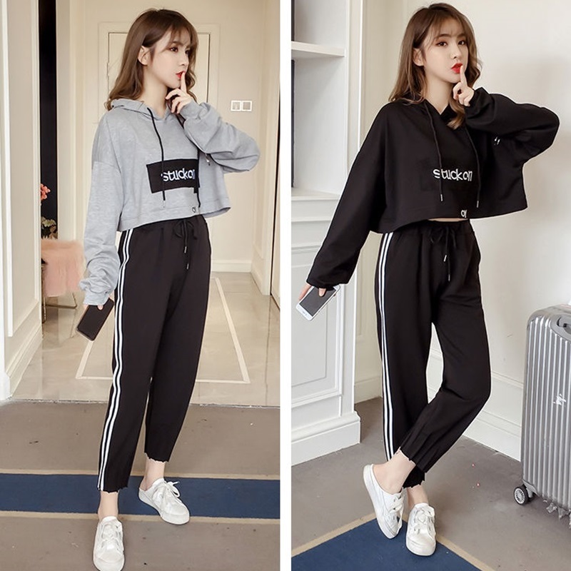 Set_bt1791 ชุดเซ็ท 2 ชิ้น(เสื้อ+กางเกง) เสื้อครอปโอเวอร์ไซส์แขนยาว+กางเกงขายาวเอวยืดปลายขาปล่อยแต่งแถบข้าง ผ้าคอตตอนเนื้อดีนุ่มยืดหยุ่นสูงใส่สบาย งานเซ็ทเข้าชุดสุดน่ารักเท่ๆ คูลๆ แบบไม่ซ้ำใคร ใส่เก๋ๆ ได้บ่อย แยกใส่กับตัวอื่นก็สวย มี 2 สี