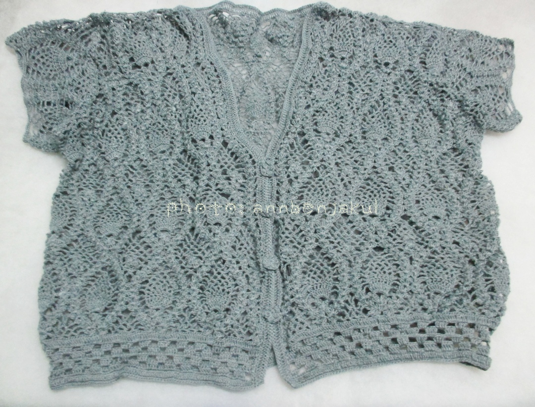 เสื้อเทาถัก