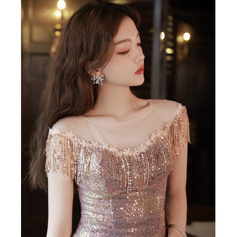 ชุดราตรี ชุดราตรีสวยหรู แบบ ทันสมัย Evening dress