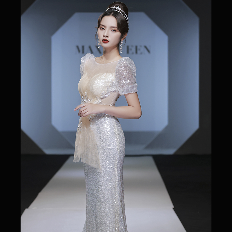 ชุดราตรี ชุดราตรีสวยหรู แบบ ทันสมัย Evening dress
