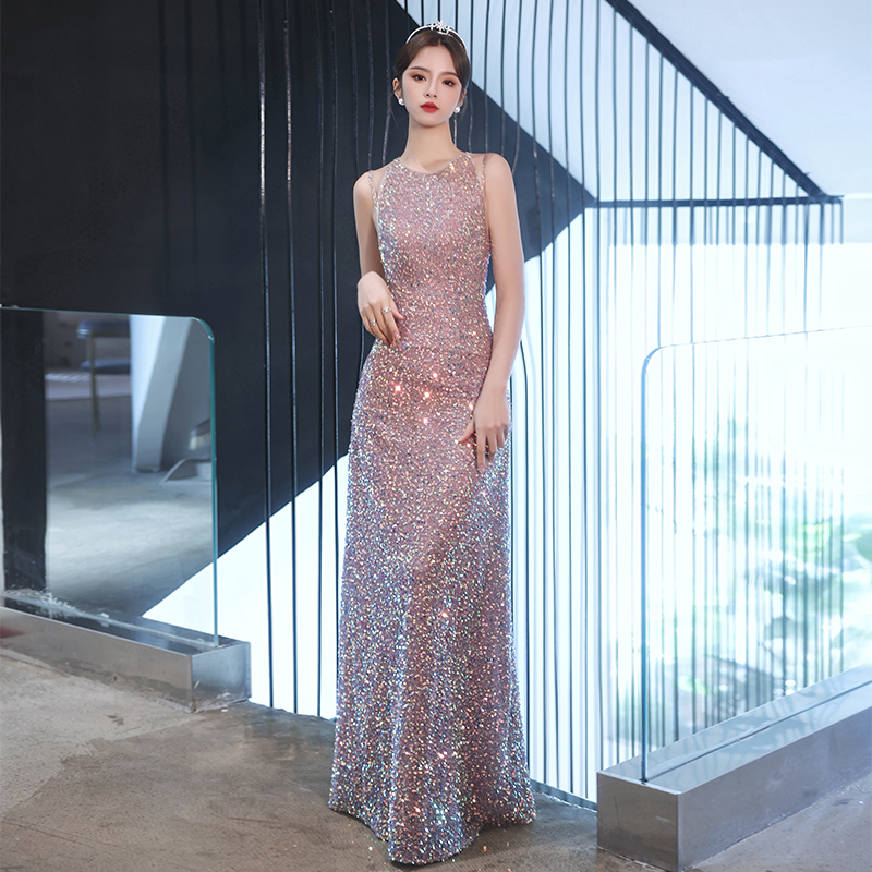 ชุดราตรี ชุดราตรีสวยหรู แบบ ทันสมัย Evening dress