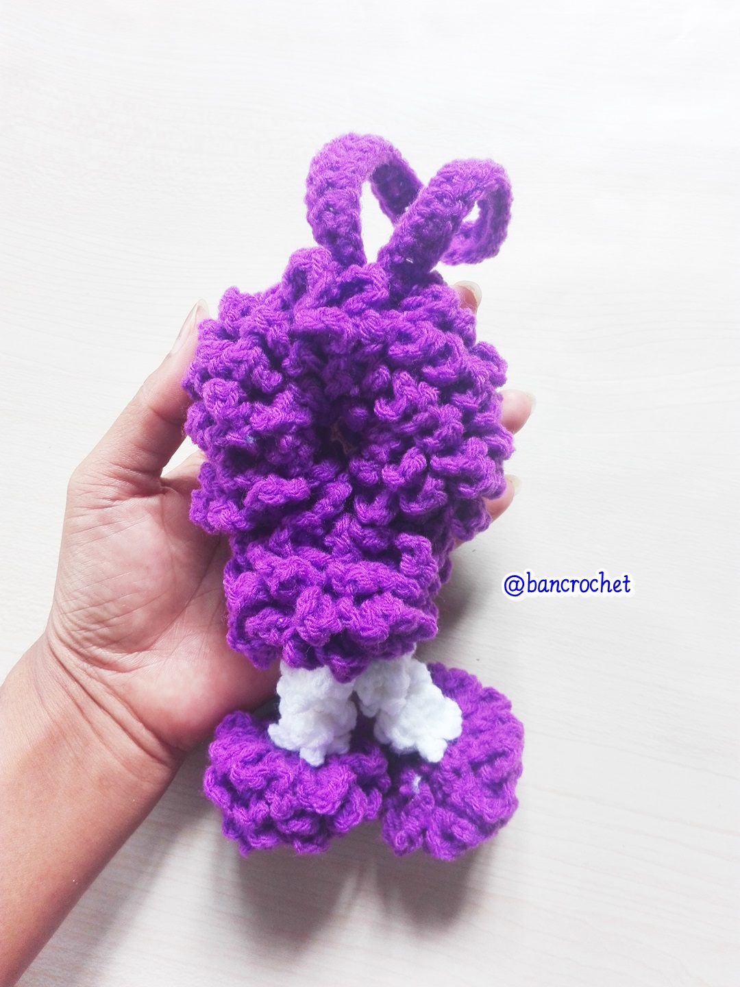 Bancrochet พวงมาลัยถักโครเชต์ Crochet Thai Garland ม่วง 6*5*4 inch