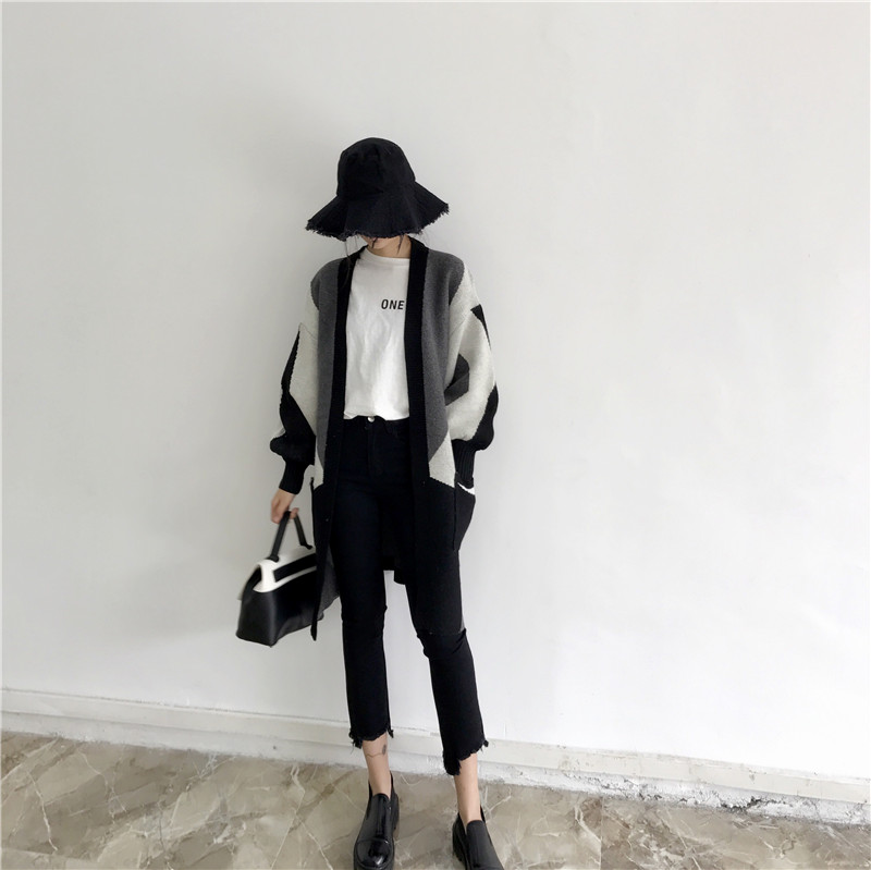 เสื้อคลุมกันหนาว ยาว 34 นิ้ว ไหมพรม ทอลายขาวดำ เก๋ๆ