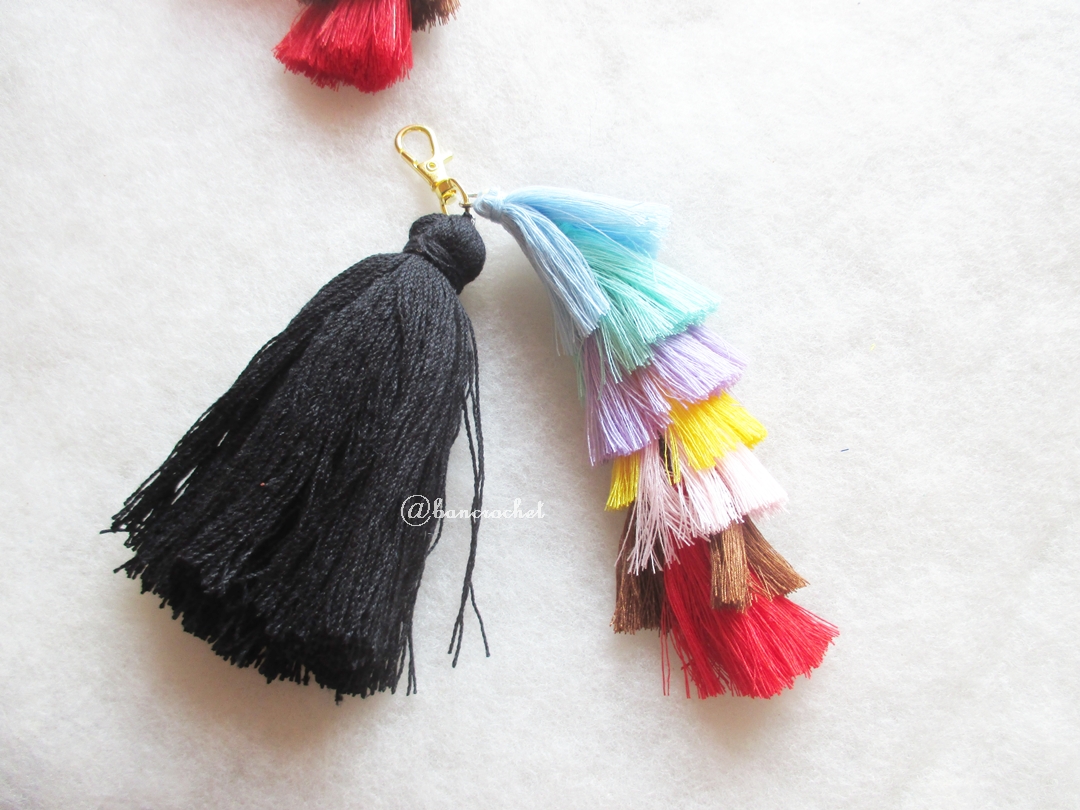 พวงกุญแจพู่เล็กพู่ใหญ่ tassels keychain ดำ