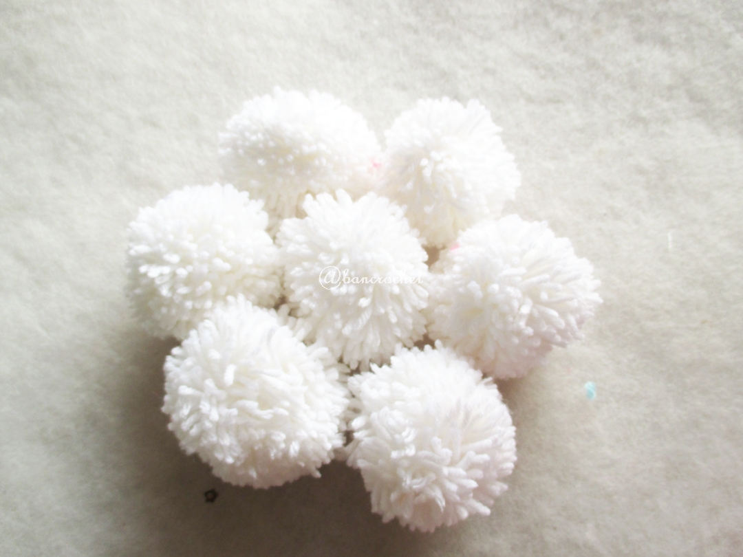 ปอมปอมไหมพรมสีขาว ขนาด 2 นิ้ว pompoms crochet
