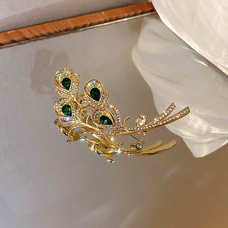 เข็มกลัด เข็มกลัดสวยๆ เข็มกลัดติดเสื้อ Brooch