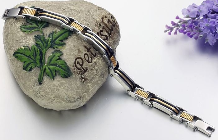 สร้อยข้อมือผู้ชาย กำไลข้อมือผู้ชาย สาย titanium steel สลับลาย ทองกับดำ ของขวัญสุดหรู no 587059