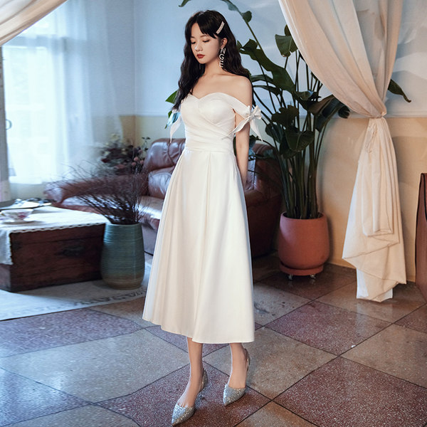 ชุดราตรี ชุดราตรีสวยหรู แบบ ทันสมัย Evening dress
