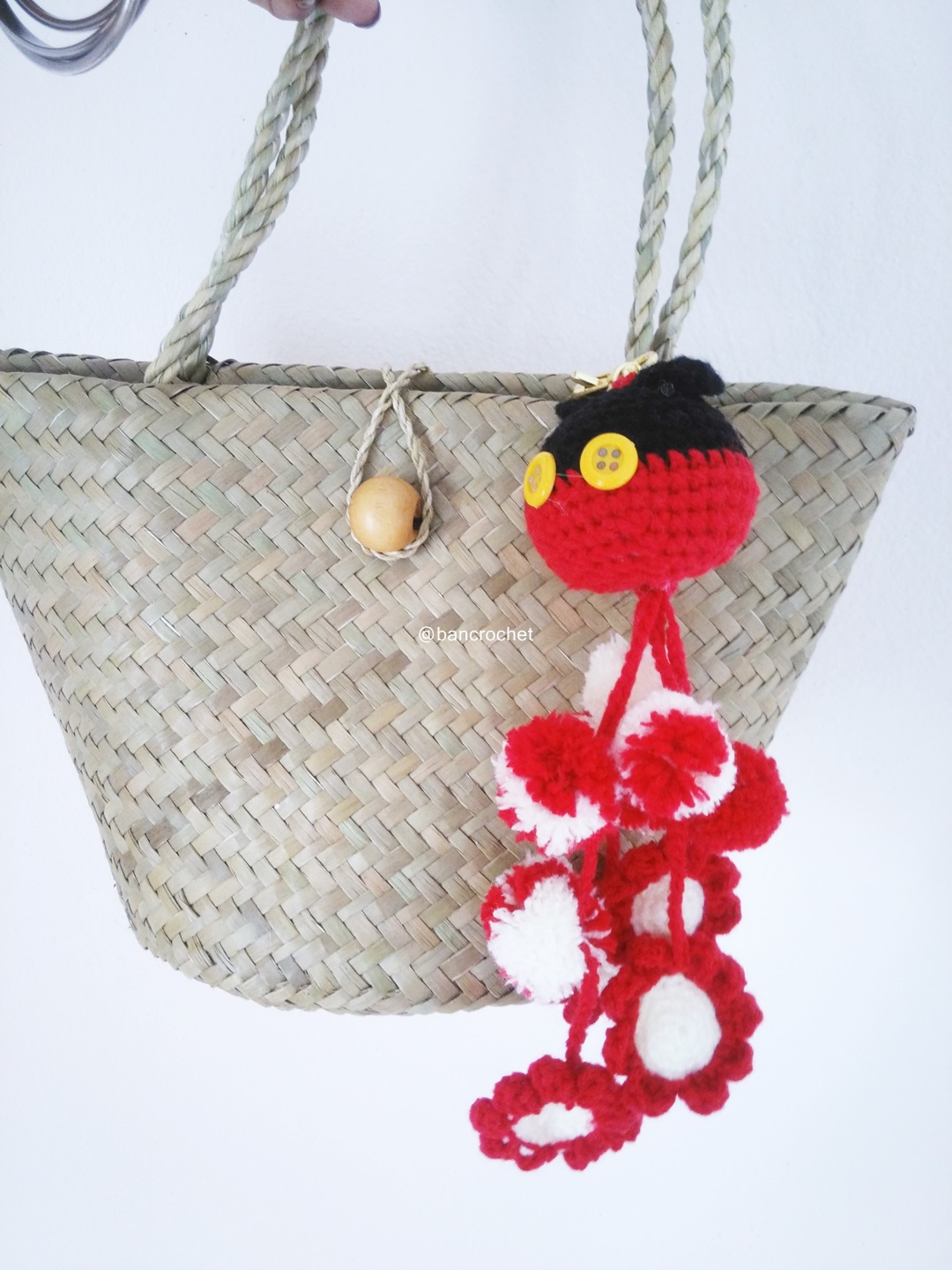 Bancrochet กระเป๋าสานกระจูดห้อยพวงกุญแจ grajood basket weave bags คละสี 7*10*7*12 นิ้ว