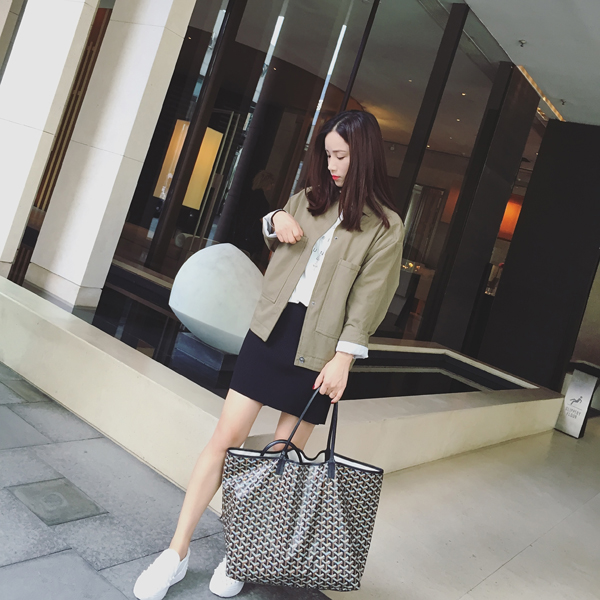 เสื้อคลุมสไตล์เกาหลี สีเขียวทหาร ทรงสวย ผ้าป่านบุซับในเนื้อนุ่ม ใส่คลุมกำลังดี เท่ๆ พร้อมส่งเลยจ้า สีเขียวทหาร