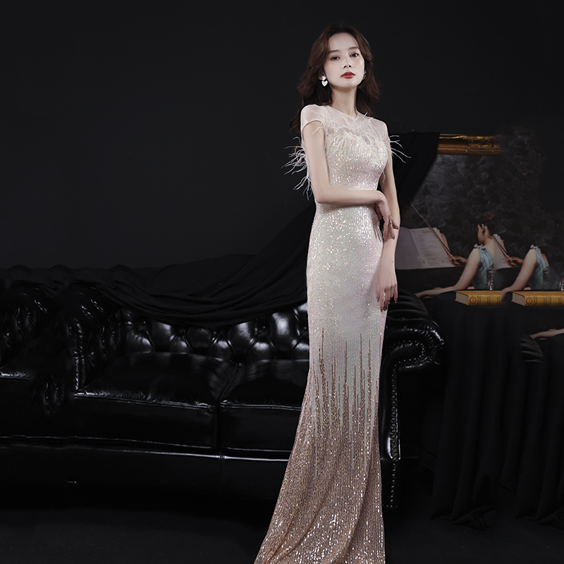ชุดราตรี ชุดราตรีสวยหรู แบบ ทันสมัย Evening dress